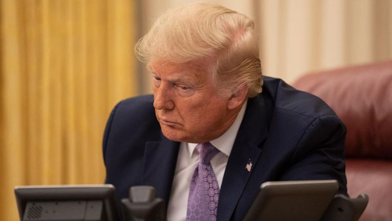 Дональд Трамп Выплачивать $10 тысяч