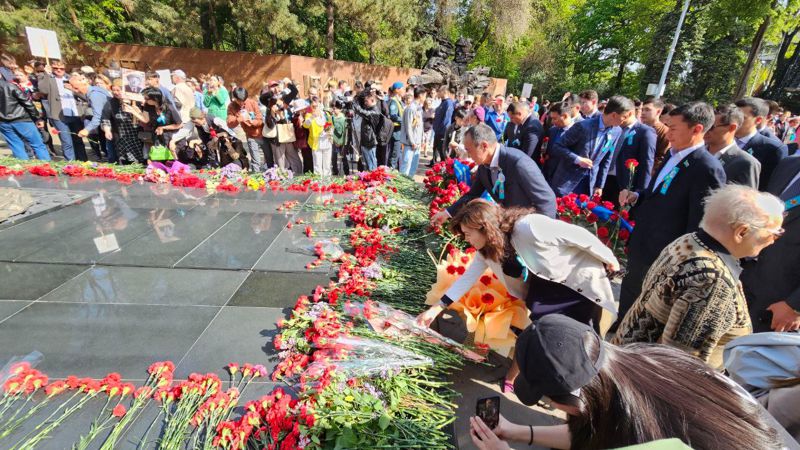 парк, возложение, цветы
