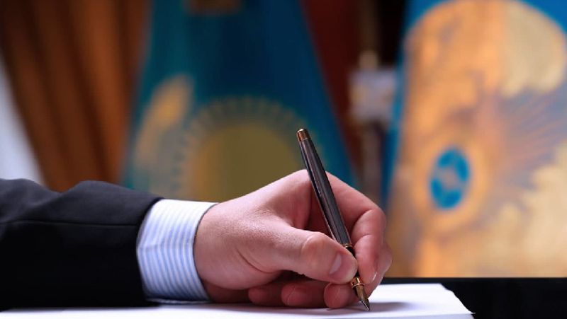 Қол қою ҚР президенті, цифрландыру туралы заң