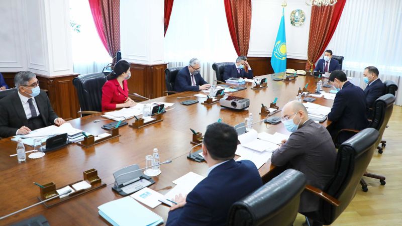 Үкімет Кеңес, министрліктер, үкімет
