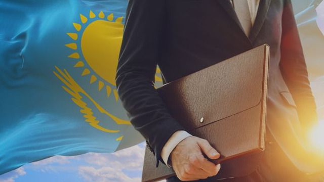 За курение в акимате оштрафовали чиновника в Павлодарской области 