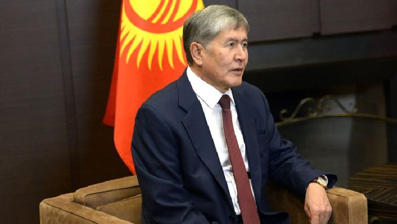 Қырғызстанның бұрынғы президенті сотқа жедел жәрдеммен жеткізілді