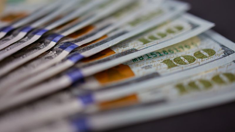 в Кыргызстане ограничили операции с иностранной валютой