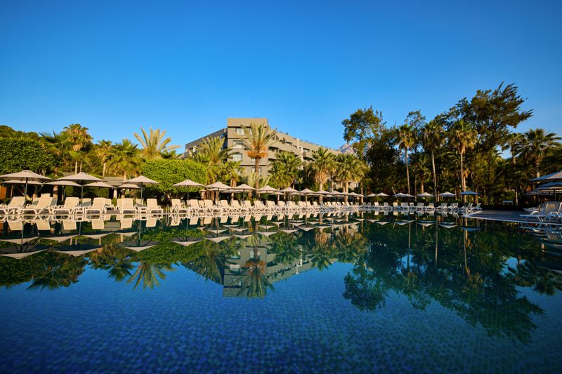 бассейн Royal Diwa Tekirova Resort