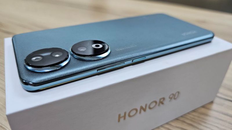смартфон Honor 90