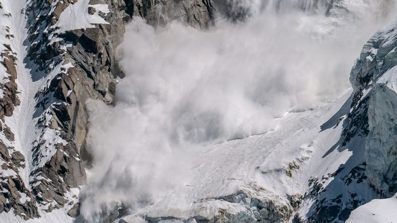 Камнепад и лавины: ДЧС обратился к алматинцам 