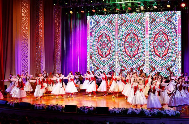 В Шымкенте прошел концерт звезд культуры и искусства из Таджикистана