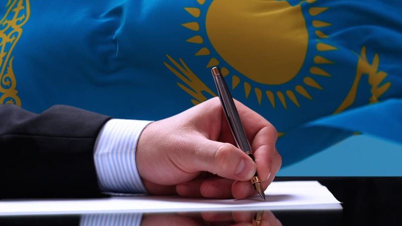 подпись В Казахстане зарегистрировали еще одну партию