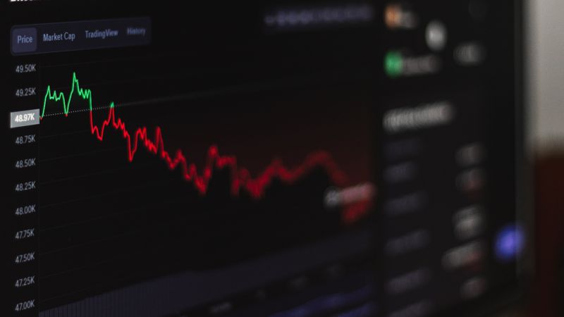 График вниз В США обрушились акции еще одного крупного банка