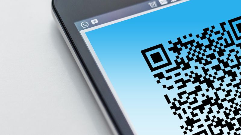 QR-код QR-код вместо ЭЦП: министр рассказал, как это будет работать