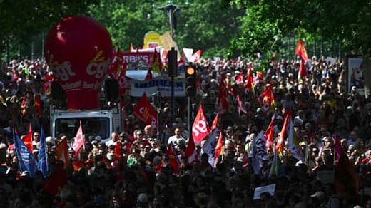 300 тысяч демонстрантов вышли на очередной протест во Франции 