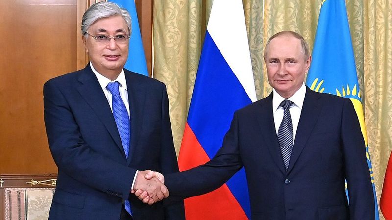 Касым-Жомарт Токаев и Владимир Путин Президенты Казахстана и России встретились в Москве