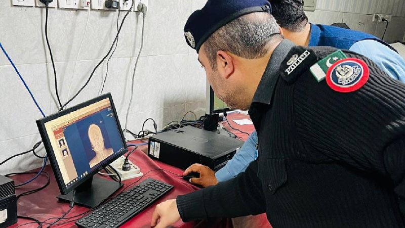 полиция изучает снимки вбила гвоздь