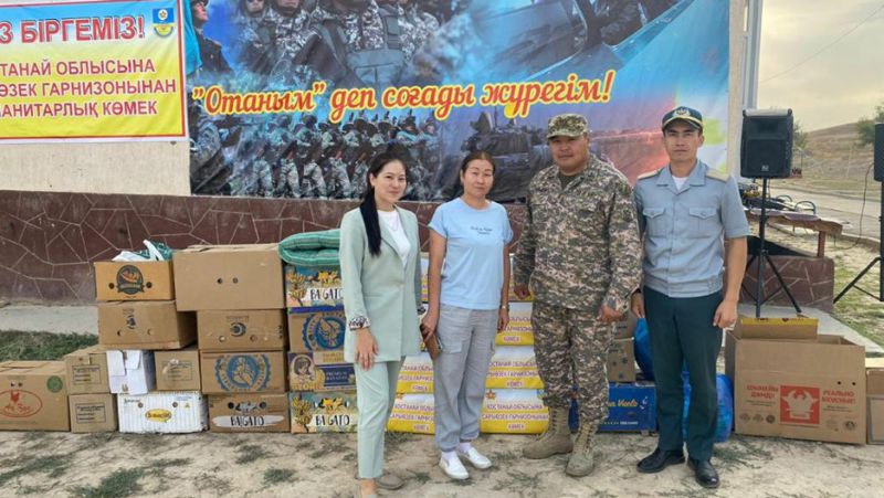 Военнослужащие оказали помощь пострадавшим от пожара костанайцам