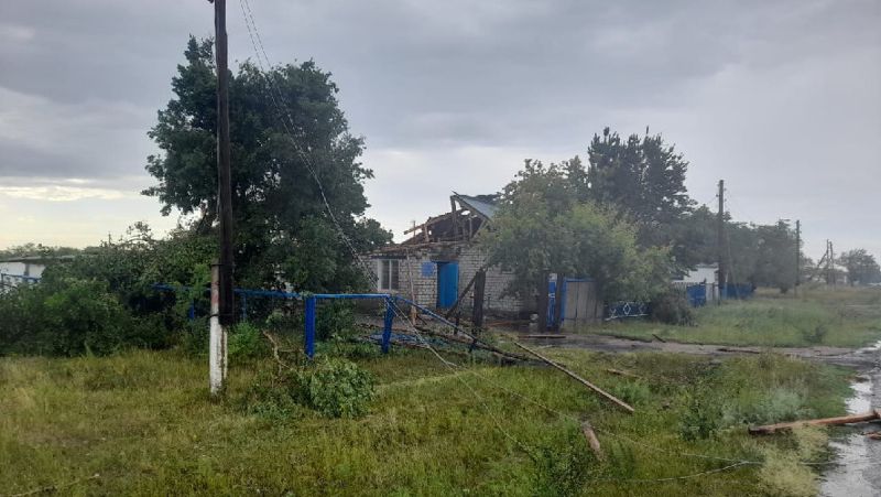 ветер сорвал крыши