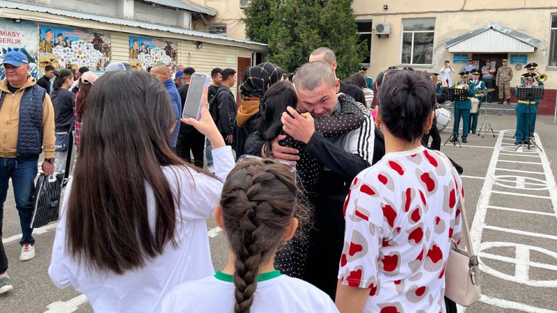 торжественные проводы алматинских призывников