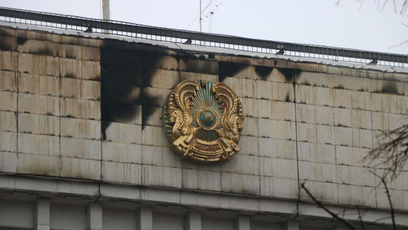 Сожженое здание Алматы Беспорядки 2022