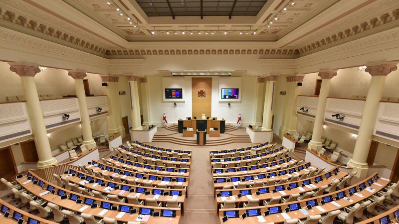 Шетел агенттері туралы заң жобасы Грузия парламентінен кері қайтарылды