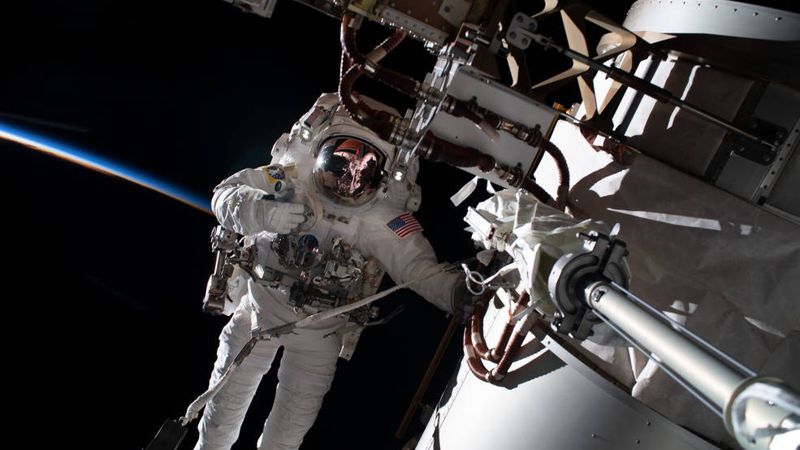 NASA NASA выделило 97 млн долларов на разработку новых скафандров