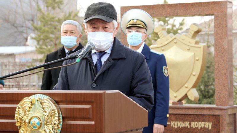 Бердібек Сапарбаев Адалдық алаңы