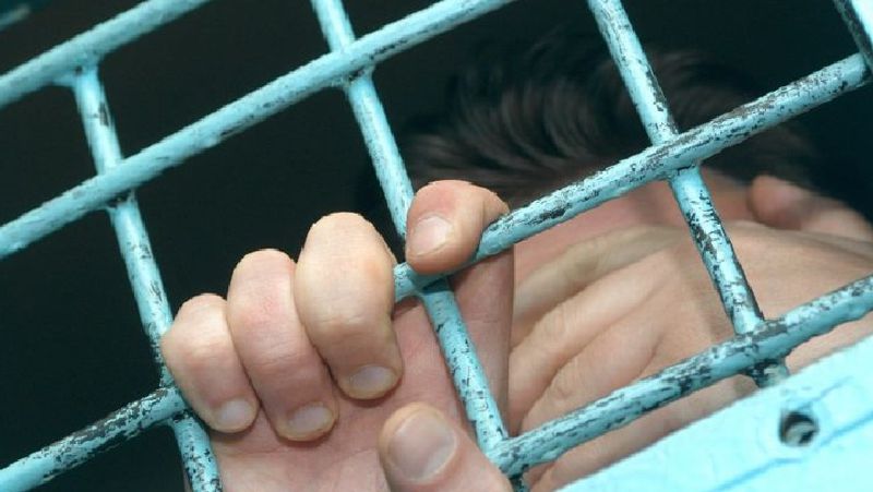 Түрме әскери қызметкерге оқ тиді