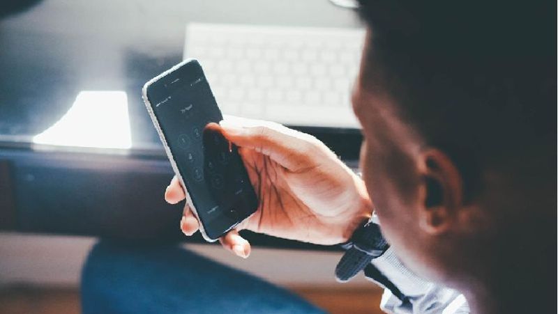Телефон жедел қызмет көрсету нөмірі іске қосылады