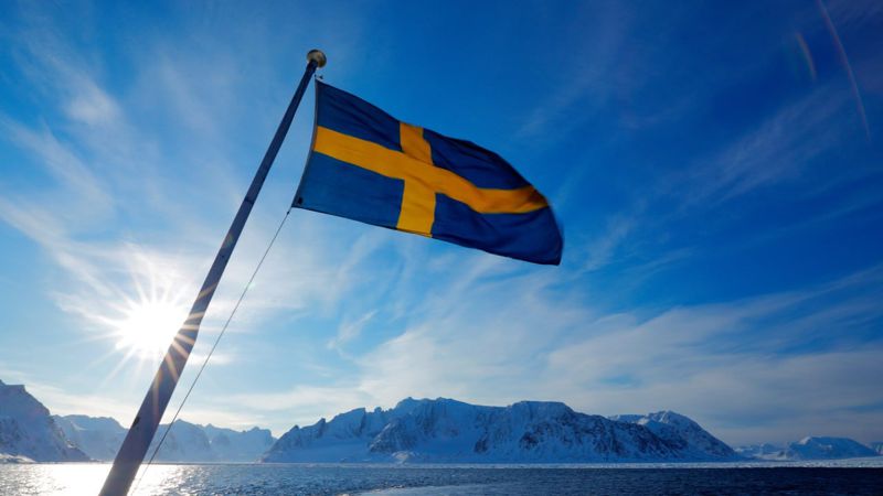 Эксперты: Швеция станет первой страной "свободной от табачного дыма" в 2023 году